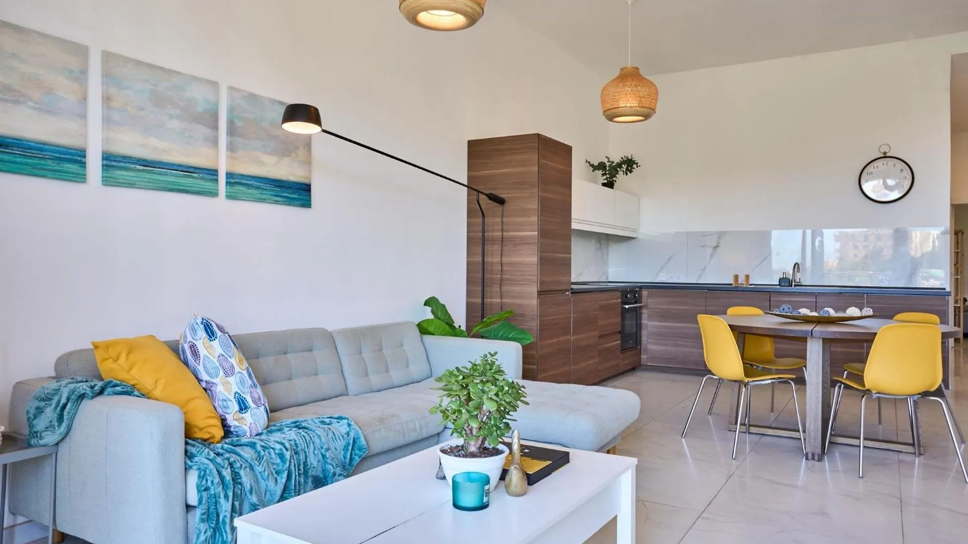 Saint Julian's Seaview Balluta-Stjulians-Prime Spot מלטה